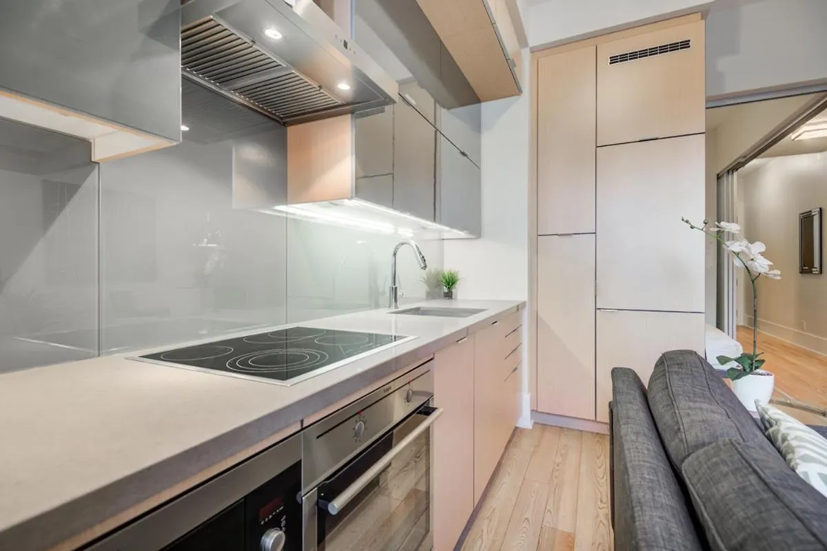 Skyline Suites - Walk To Mtcc, Acc, Rogers Centre & Entertainment District Toronto Aparthotel